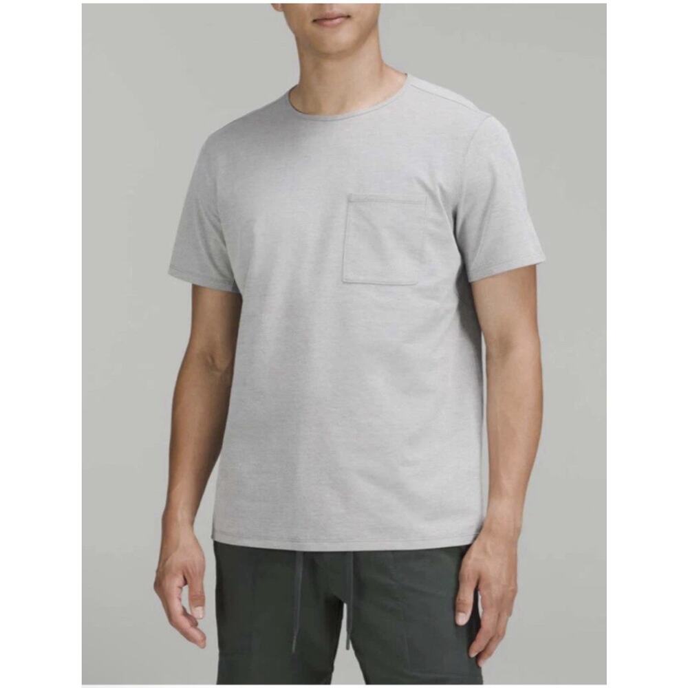 Lululemon Men's Lululemon Chest Pocket Relaxed Fit Tee Oxford - Grey - Large